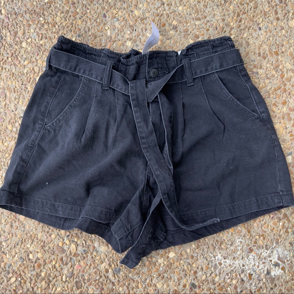 American Eagle Paperbag Demin Mom Shorts Black Jean Tie Front Size 12 31W NWT - Picture 2 of 13
